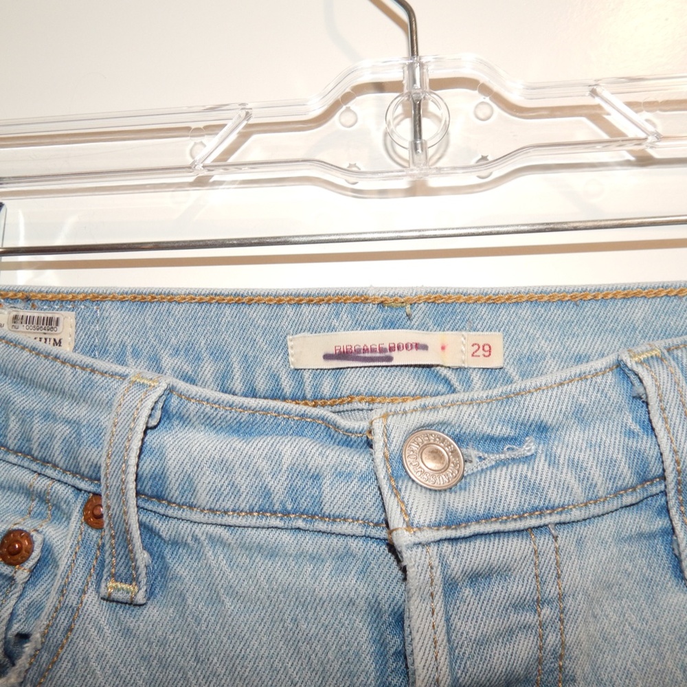 Levi's Premium Ribcage Boot Jeans - Picture 2 of 8
